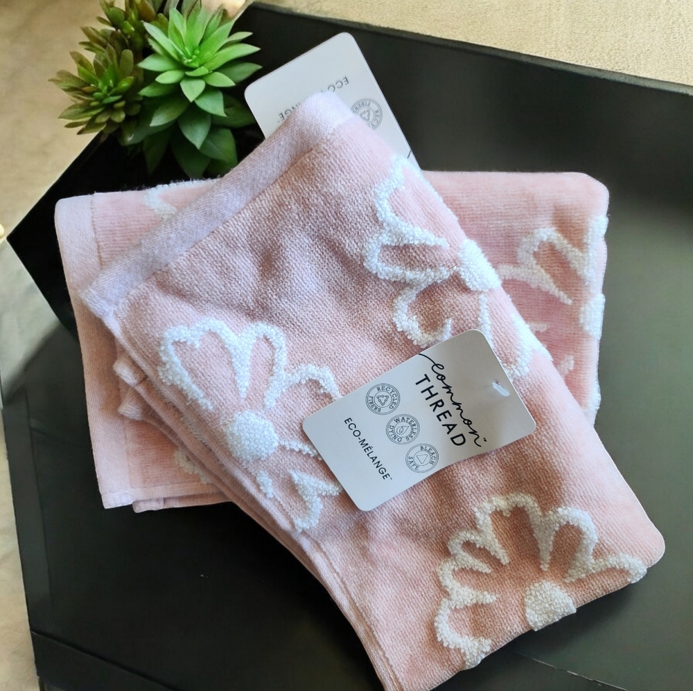 Common Thread Daisy Embossed S/2 washcloths Eco Melange light Pale Pink …